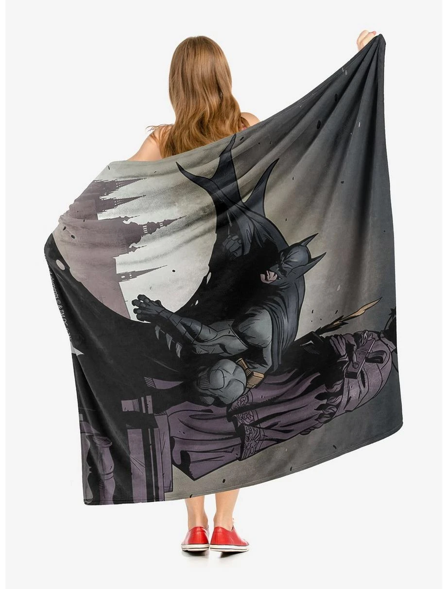Decor DC Comics Batman Gotham Grey Throw Blanket 2 Decor DC Comics Batman Gotham Grey Throw Blanket - Image 2