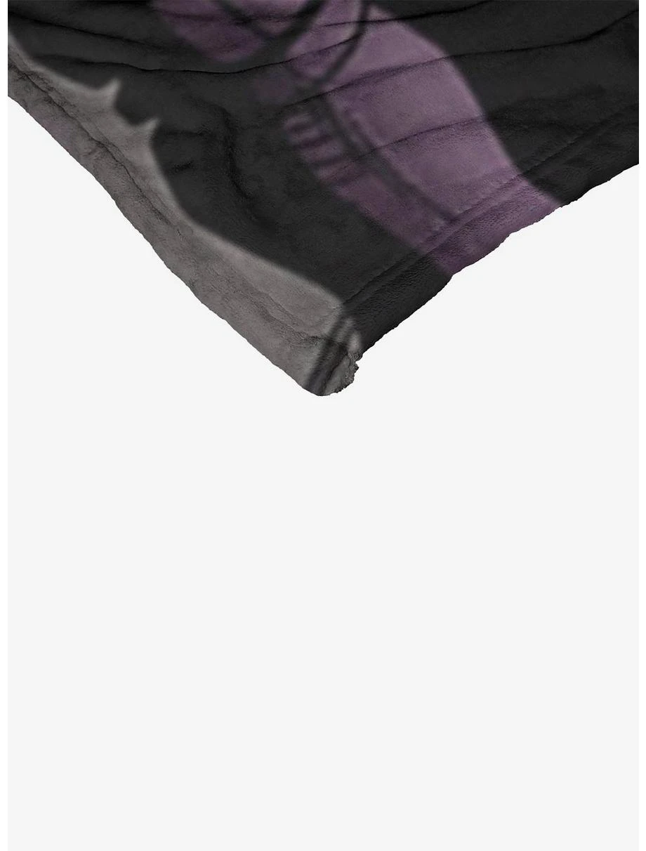 Decor DC Comics Batman Gotham Grey Throw Blanket 5 Decor DC Comics Batman Gotham Grey Throw Blanket - Image 5